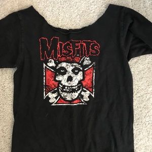 💀Misfits band shirt - off the shoulder hand cut